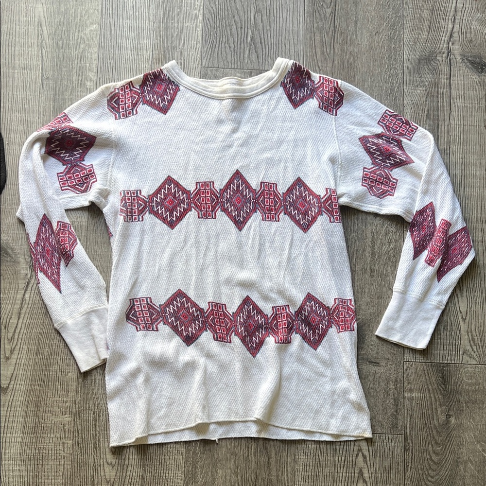 Mens vintage 70s White and Red Patterned thermal Top